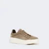 Baskets en daim, couleur boue Baskets en daim, couleur boue