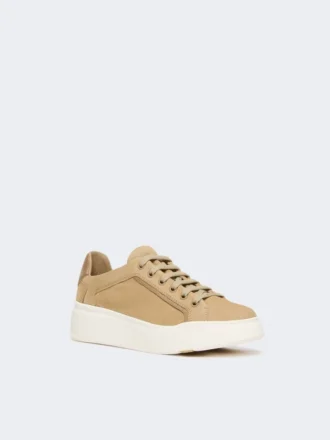 Baskets en daim, couleur sable