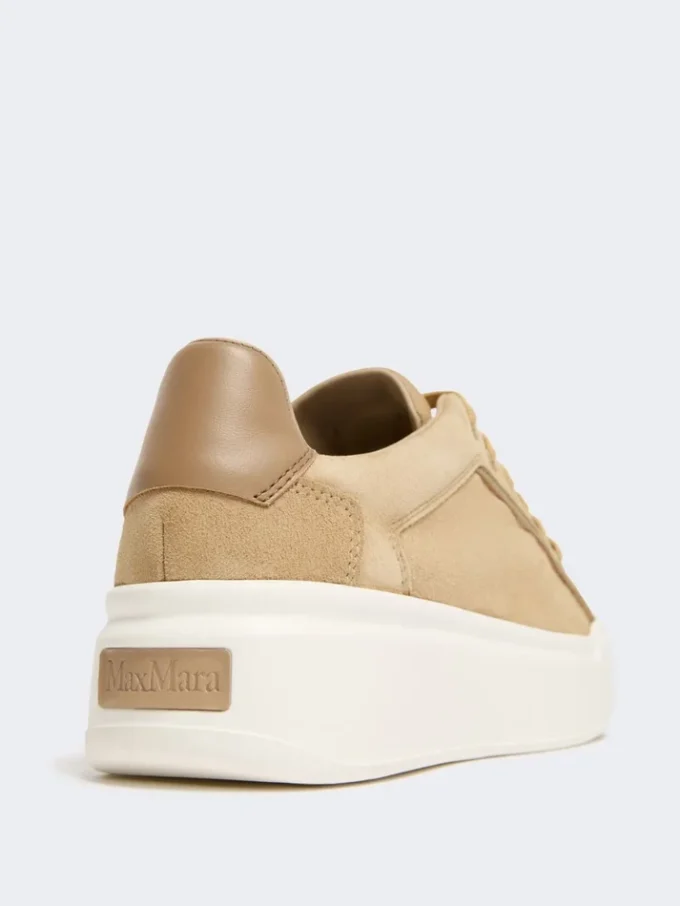 Baskets en daim, couleur sable Baskets en daim, couleur sable
