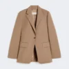 Blazer droit en laine, couleur noisette Blazer droit en laine, couleur noisette