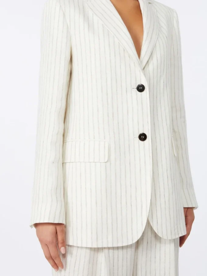 Blazer en lin à fines rayures, couleur naturelle Blazer en lin à fines rayures, couleur naturelle