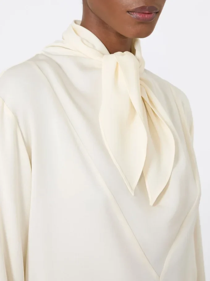 Blouse en charmeuse de soie, ivoire Blouse en charmeuse de soie, ivoire