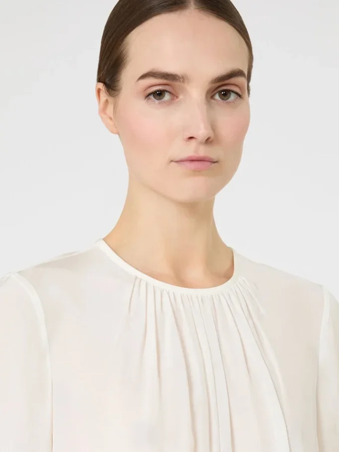 Blouse en soie à col rond, soie Blouse en soie à col rond, soie
