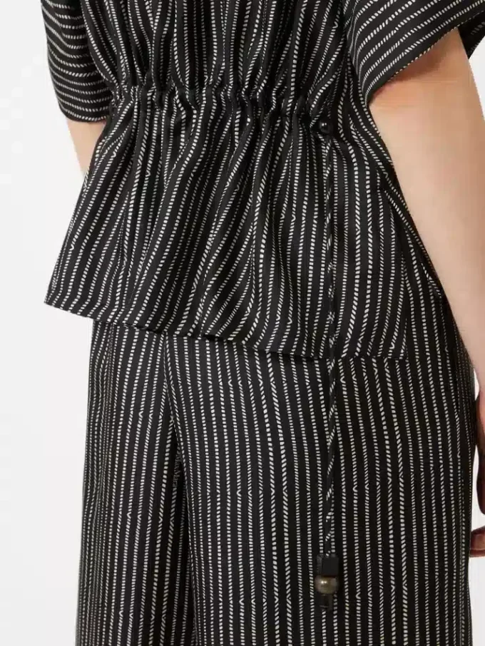 Blouse en soie imprimée, noir et blanc Blouse en soie imprimée, noir et blanc
