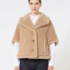 Cape ample en tissu teddy d’alpaga et de cachemire, beige Cape ample en tissu teddy d’alpaga et de cachemire, beige