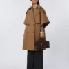 Cape en gabardine hydrofuge, style colonial Cape en gabardine hydrofuge, style colonial