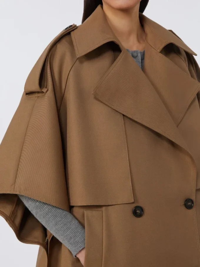Cape en gabardine hydrofuge, style colonial Cape en gabardine hydrofuge, style colonial