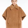 Cape en tissu Teddy, couleur camel Cape en tissu Teddy, couleur camel