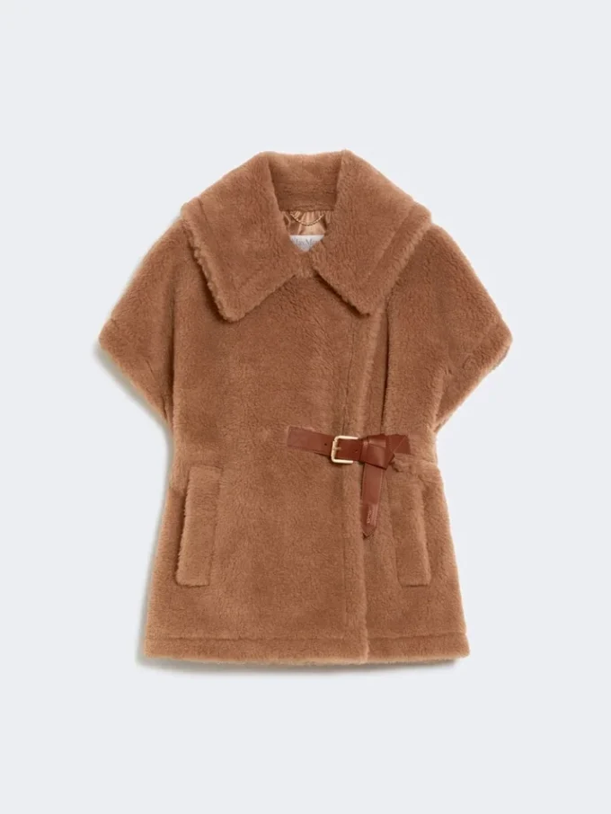 Cape en tissu Teddy, couleur camel Cape en tissu Teddy, couleur camel