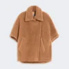 Cape en tissu Teddy, couleur camel Cape en tissu Teddy, couleur camel