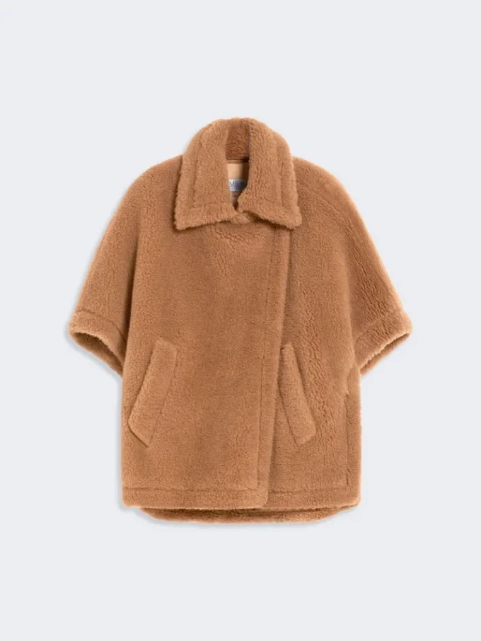 Cape en tissu Teddy, couleur camel Cape en tissu Teddy, couleur camel