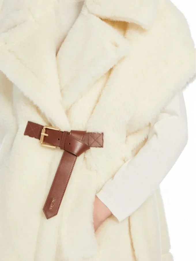 Cape en tissu teddy d’alpaga et de laine, blanc optique Cape en tissu teddy d’alpaga et de laine, blanc optique