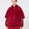 Cape en tissu teddy d’alpaga et de laine, rouge Cape en tissu teddy d’alpaga et de laine, rouge