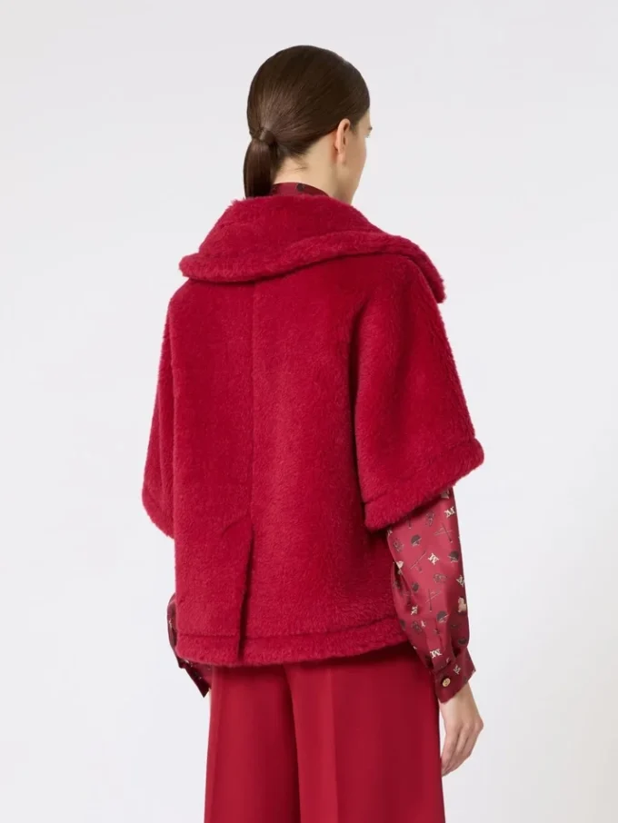 Cape en tissu teddy d’alpaga et de laine, rouge Cape en tissu teddy d’alpaga et de laine, rouge