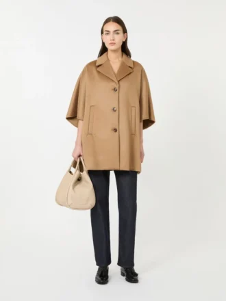Cape oversize en cachemire, couleur camel Cape oversize en cachemire, couleur camel