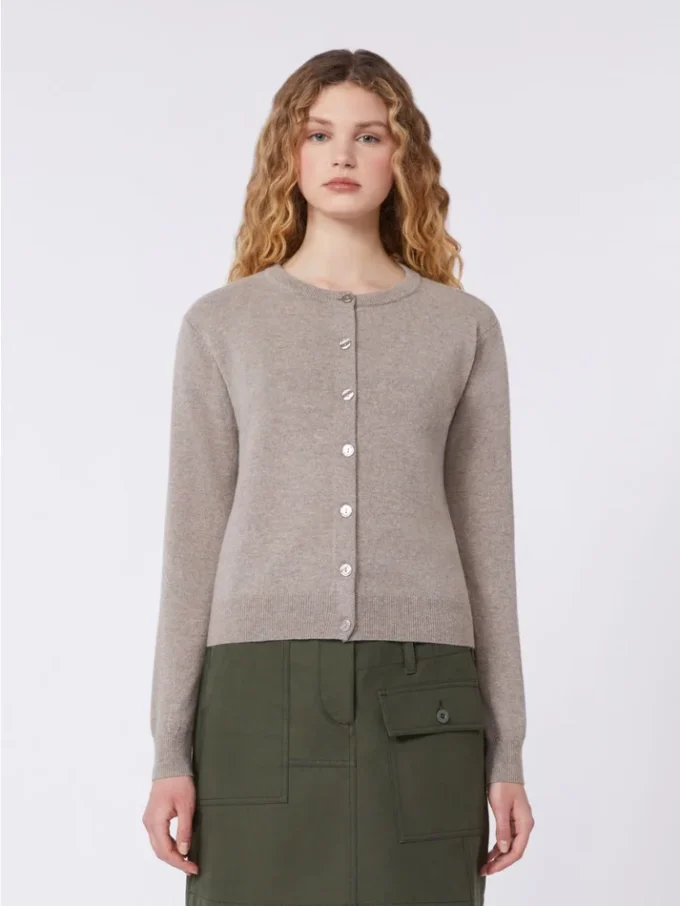 Cardigan en laine et cachemire, couleur tourterelle Cardigan en laine et cachemire, couleur tourterelle