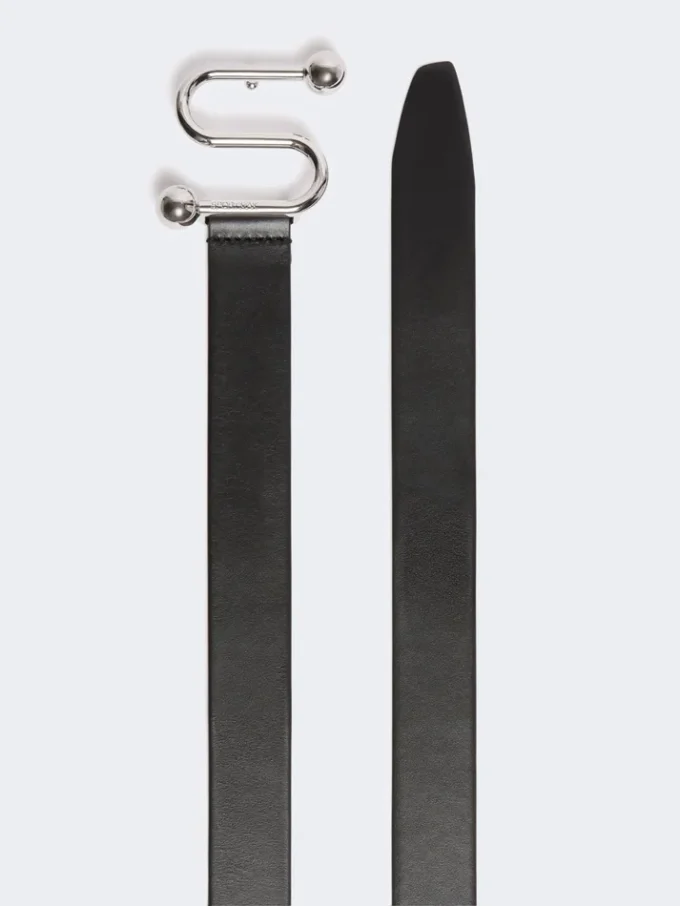 Ceinture en cuir avec boucle en S, noire Ceinture en cuir avec boucle en S, noire