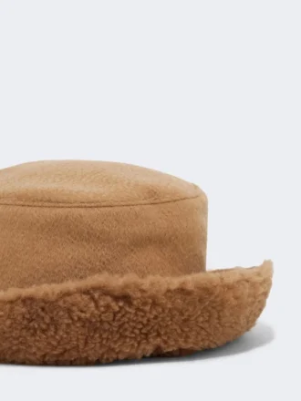 Chapeau cloche réversible en tissu camel et peluche, camel