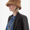 Chapeau cloche réversible en tissu camel et peluche, camel