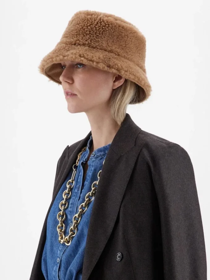 Chapeau cloche réversible en tissu camel et peluche, camel