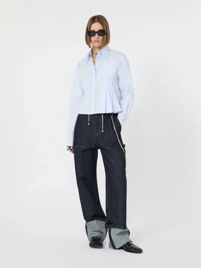 Chemise courte en popeline à plis asymétriques, bleu avio Chemise courte en popeline à plis asymétriques, bleu avio