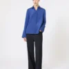 Chemise en crêpe de Chine de soie, bleu barbeau Chemise en crêpe de Chine de soie, bleu barbeau