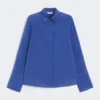 Chemise en crêpe de Chine de soie, bleu barbeau Chemise en crêpe de Chine de soie, bleu barbeau