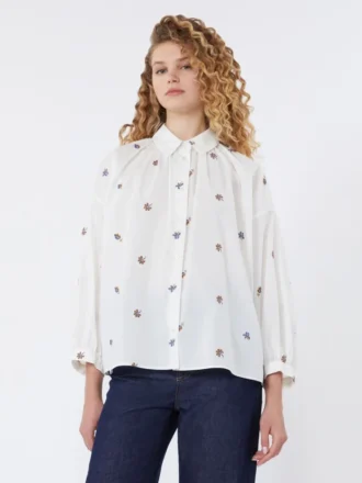 Chemise en popeline avec broderies, blanche