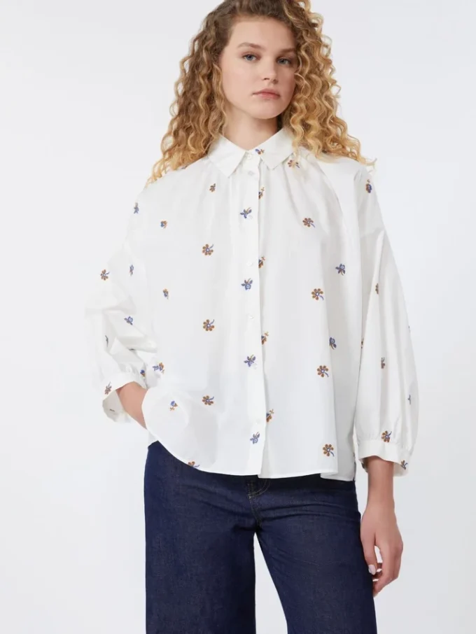 Chemise en popeline avec broderies, blanche Chemise en popeline avec broderies, blanche
