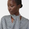 Chemise en soie imprimée, bleu nuit Chemise en soie imprimée, bleu nuit
