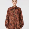 Chemise en soie imprimée à la coupe ample, couleur terre cuite