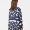 Chemise en soie imprimée à motif patchwork, bleu marine