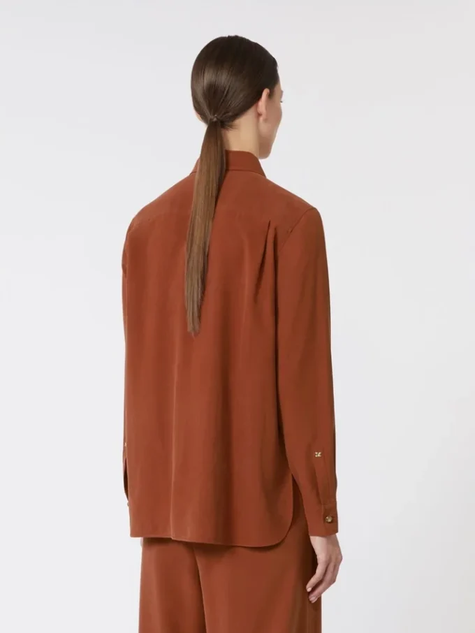 Chemise en toile de soie, couleur terre cuite Chemise en toile de soie, couleur terre cuite