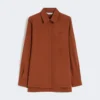 Chemise en toile de soie, couleur terre cuite Chemise en toile de soie, couleur terre cuite