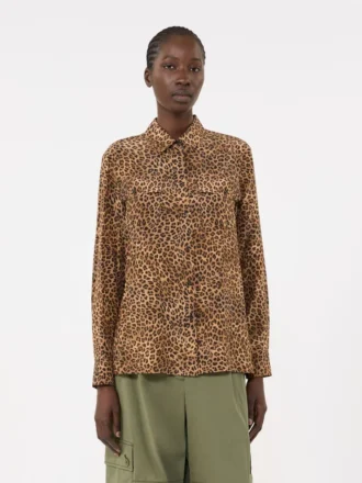 Chemise à poches en soie imprimée, couleur camel Chemise à poches en soie imprimée, couleur camel