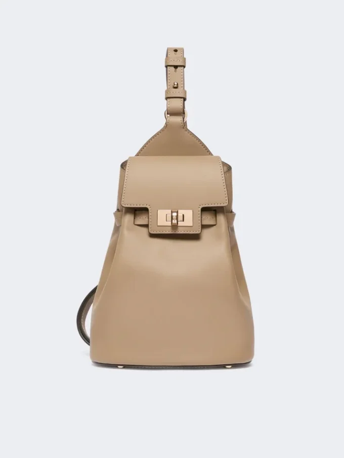 Cuir, sac à dos Margaux à bandoulière, couleur boue Cuir, sac à dos Margaux à bandoulière, couleur boue