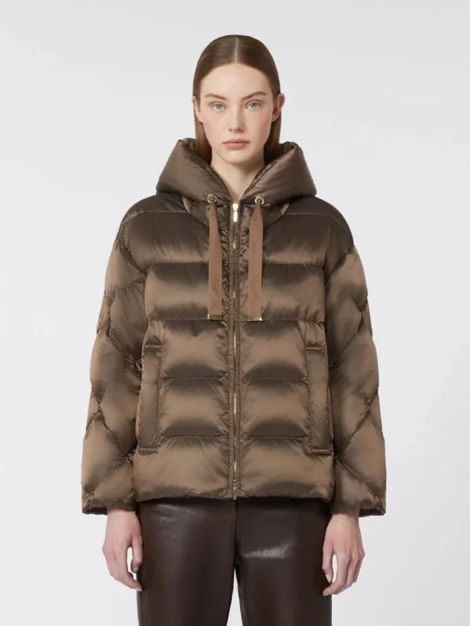 Doudoune en toile déperlante avec ceinture, marron noisette Doudoune en toile déperlante avec ceinture, marron noisette