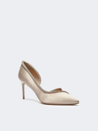 Escarpins en satin ornés de cristaux, couleur nude