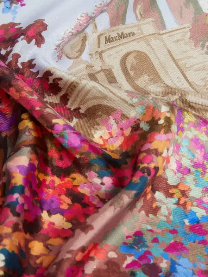 Foulard en soie imprimé, bleu nuit Foulard en soie imprimé, bleu nuit
