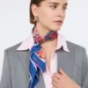 Foulard en soie imprimé, bleu nuit Foulard en soie imprimé, bleu nuit