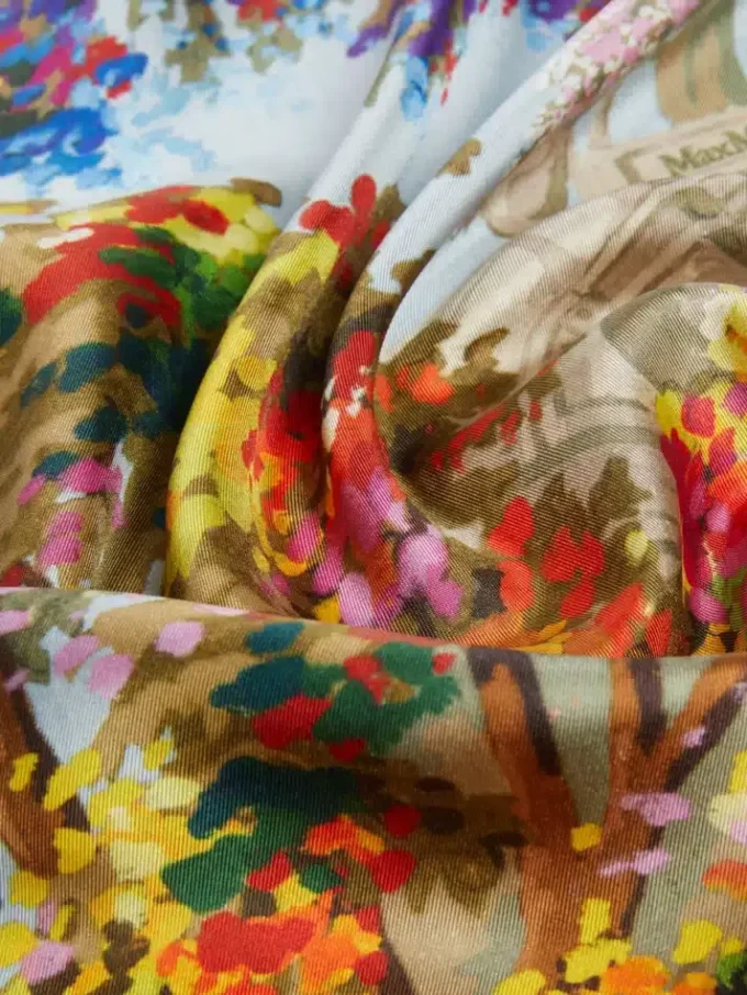 Foulard en soie imprimé, jaune pâle Foulard en soie imprimé, jaune pâle