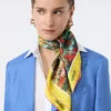 Foulard en soie imprimé, jaune pâle Foulard en soie imprimé, jaune pâle