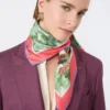 Foulard en soie imprimé, rose antique Foulard en soie imprimé, rose antique