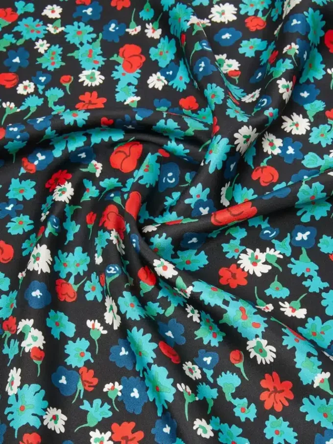 Foulard en twill de soie imprimé, ivoire Foulard en twill de soie imprimé, ivoire