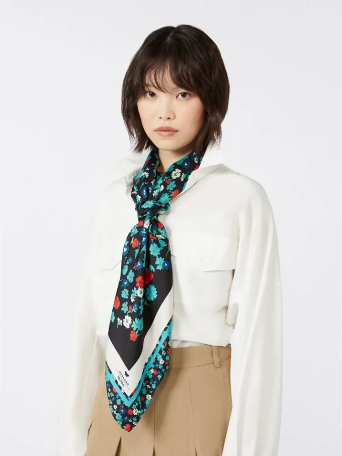 Foulard en twill de soie imprimé, ivoire Foulard en twill de soie imprimé, ivoire