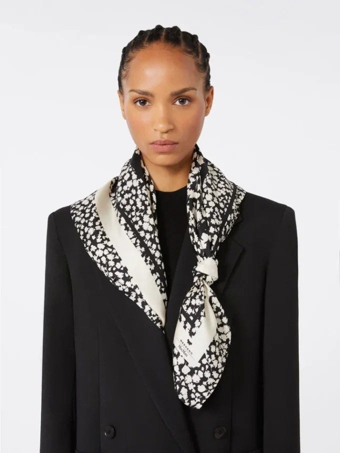 Foulard en twill de soie imprimé, noir Foulard en twill de soie imprimé, noir
