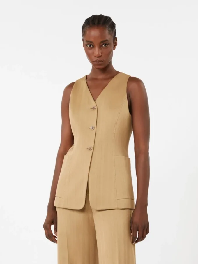 Gilet en jersey jacquard à fines rayures, couleur désert Gilet en jersey jacquard à fines rayures, couleur désert