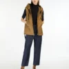 Gilet matelassé à capuche hydrofuge, couleur caramel Gilet matelassé à capuche hydrofuge, couleur caramel