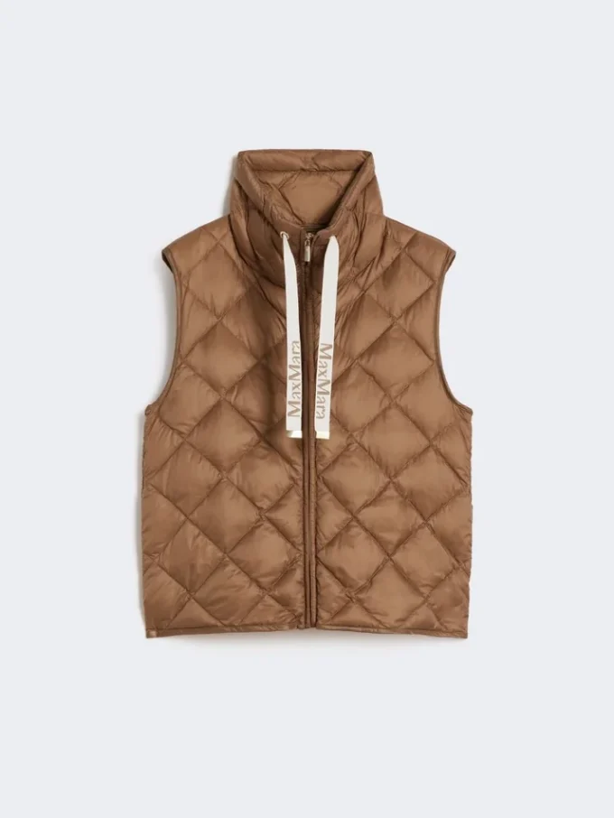Gilet matelassé en toile de nylon hydrofuge, couleur caramel Gilet matelassé en toile de nylon hydrofuge, couleur caramel