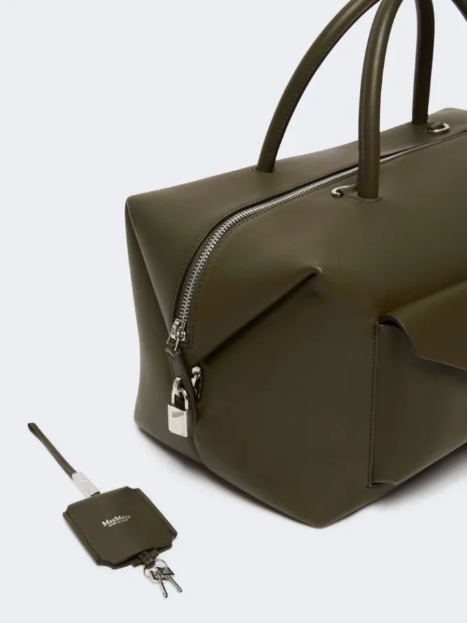 Grand sac Boston en cuir avec poches, marron foncé Grand sac Boston en cuir avec poches, marron foncé